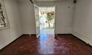 Casa en Arriendo en Arriendo Casa Uso Comercial. 4D 4B 2E, Guadalquivir, Ñuñoa
