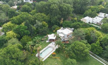 IMPORTANTE PROPIEDAD EN VENTA SOBRE RECTA MARTINOLLI 8700