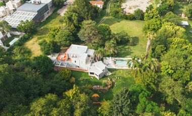 IMPORTANTE PROPIEDAD EN VENTA SOBRE RECTA MARTINOLLI 8700