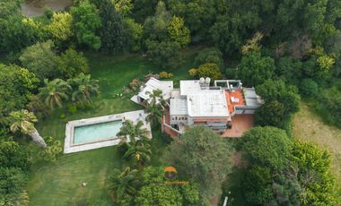 IMPORTANTE PROPIEDAD EN VENTA SOBRE RECTA MARTINOLLI 8700