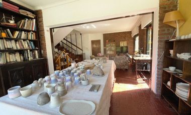 Venta Residencia 5 Ambientes Quincho Jardin Parrilla