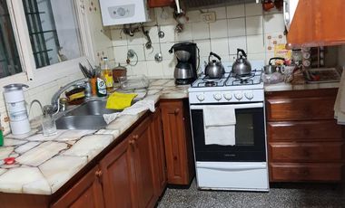 Casa en Alquiler USO COMERCIAL en excelente ubicación en Banfield Este