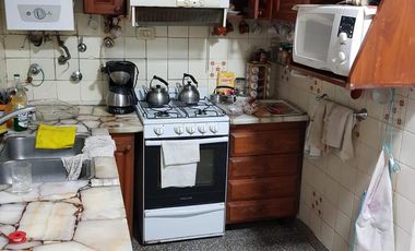 Casa en Alquiler USO COMERCIAL en excelente ubicación en Banfield Este