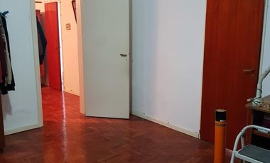 Casa en Alquiler USO COMERCIAL en excelente ubicación en Banfield Este