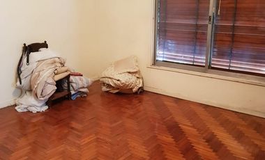 Casa en Alquiler USO COMERCIAL en excelente ubicación en Banfield Este