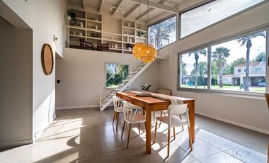 VENTA- Casa 3 dormitorios con pileta - Funes Hills Miraflores s/ Avenida Principal. APTO CREDITO