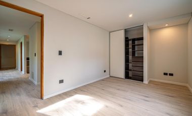 VENTA- Casa 3 dormitorios con pileta - Funes Hills Miraflores s/ Avenida Principal. APTO CREDITO