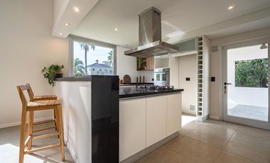 VENTA- Casa 3 dormitorios con pileta - Funes Hills Miraflores s/ Avenida Principal. APTO CREDITO