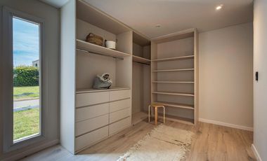 VENTA- Casa 3 dormitorios con pileta - Funes Hills Miraflores s/ Avenida Principal. APTO CREDITO