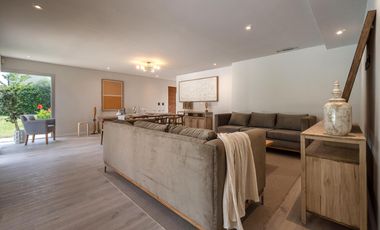 VENTA- Casa 3 dormitorios con pileta - Funes Hills Miraflores s/ Avenida Principal. APTO CREDITO