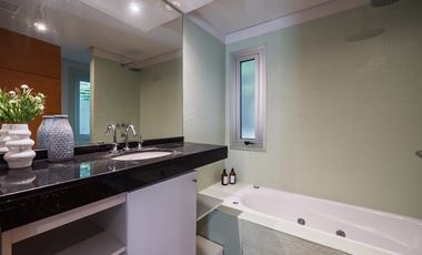 VENTA- Casa 3 dormitorios con pileta - Funes Hills Miraflores s/ Avenida Principal. APTO CREDITO