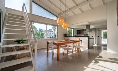 VENTA- Casa 3 dormitorios con pileta - Funes Hills Miraflores s/ Avenida Principal. APTO CREDITO