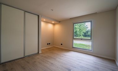 VENTA- Casa 3 dormitorios con pileta - Funes Hills Miraflores s/ Avenida Principal. APTO CREDITO