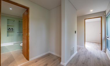 VENTA- Casa 3 dormitorios con pileta - Funes Hills Miraflores s/ Avenida Principal. APTO CREDITO