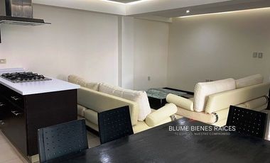 Departamento amueblado, interior; auto NO FIJO, en edificio pequeño