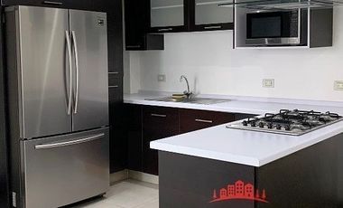 Departamento amueblado, interior; auto NO FIJO, en edificio pequeño