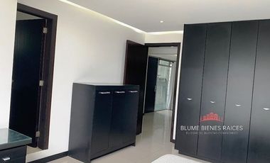 Departamento amueblado, interior; auto NO FIJO, en edificio pequeño