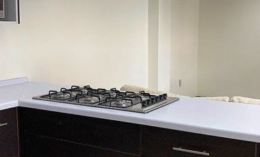 Departamento amueblado, interior; auto NO FIJO, en edificio pequeño