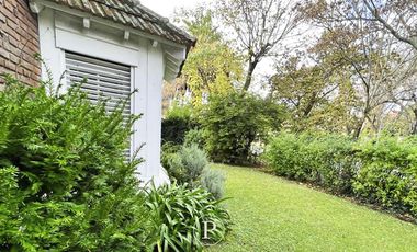 Residencia estilo ingles en Los Troncos