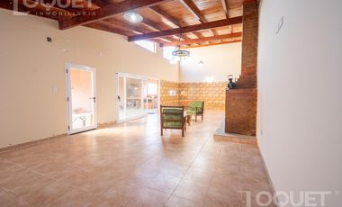 Casa en venta  en Praderas 3  calle La Plata 3000