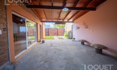 Casa en venta  en Praderas 3  calle La Plata 3000