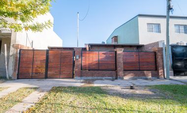 Casa en venta  en Praderas 3  calle La Plata 3000