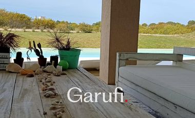 Casa en Alquiler Temporario y Venta en Costa Esmeralda barrio Deportiva con piscina climatizada