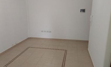 Departamento de 2 AMBIENTES C/cochera descubierta. Banfield E.-