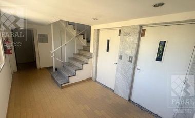 Oficina venta centro, 80 m2 con recepción, 4 privados, archivo, kitchenette y baño