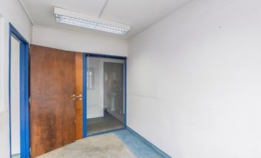 Venta Edificio Comercial en Quilmes (PB y 2 Pisos, Patio y Terraza). Se escuchan ofertas y permuta!