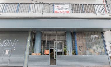 Venta Edificio Comercial en Quilmes (PB y 2 Pisos, Patio y Terraza). Se escuchan ofertas y permuta!