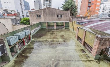Venta Edificio Comercial en Quilmes (PB y 2 Pisos, Patio y Terraza). Se escuchan ofertas y permuta!