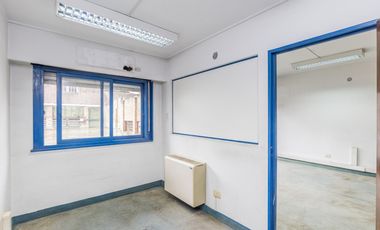 Venta Edificio Comercial en Quilmes (PB y 2 Pisos, Patio y Terraza). Se escuchan ofertas y permuta!