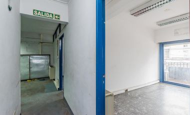 Venta Edificio Comercial en Quilmes (PB y 2 Pisos, Patio y Terraza). Se escuchan ofertas y permuta!