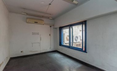Venta Edificio Comercial en Quilmes (PB y 2 Pisos, Patio y Terraza). Se escuchan ofertas y permuta!