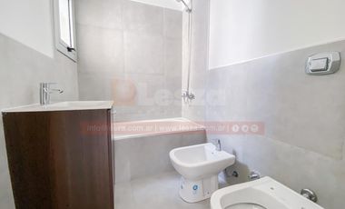 Semipiso de 2 ambientes con doble orientación - Lomas De Zamora