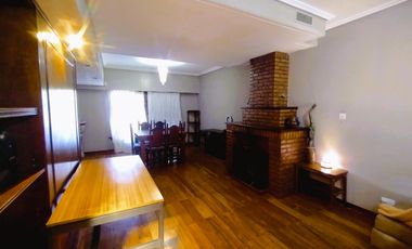 CASA EN VENTA 4 DORMITORIOS, QUINCHO, JARDÍN. QUILMES ESTE