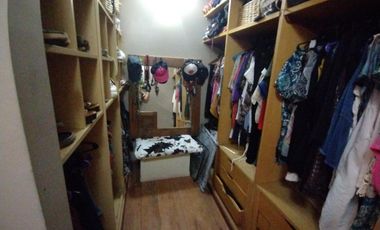 CASA EN VENTA 4 DORMITORIOS, QUINCHO, JARDÍN. QUILMES ESTE