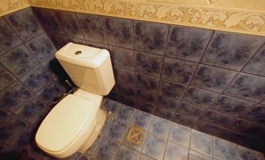 CASA EN VENTA 4 DORMITORIOS, QUINCHO, JARDÍN. QUILMES ESTE