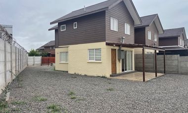 Arrienda casa nueva, excelente ubicación, sector protegido