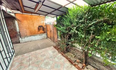 Casa en venta c/ estacionamiento en San Francisco