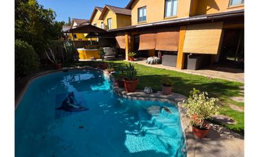 EXCELENTE CASA EN AVENIDA USO HABITACIONAL O COMERCIAL