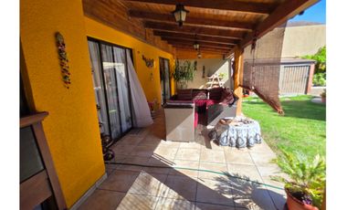 EXCELENTE CASA EN AVENIDA USO HABITACIONAL O COMERCIAL