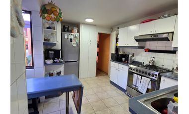 EXCELENTE CASA EN AVENIDA USO HABITACIONAL O COMERCIAL