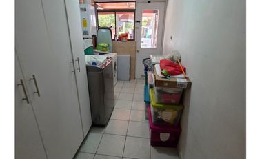 EXCELENTE CASA EN AVENIDA USO HABITACIONAL O COMERCIAL