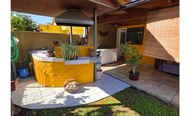 EXCELENTE CASA EN AVENIDA USO HABITACIONAL O COMERCIAL