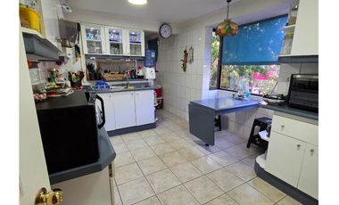 EXCELENTE CASA EN AVENIDA USO HABITACIONAL O COMERCIAL