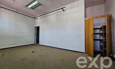 Oficina en Arriendo en A 200 m de Av. Fermín Vivaceta y a 250 m de Fundación Las Rosas