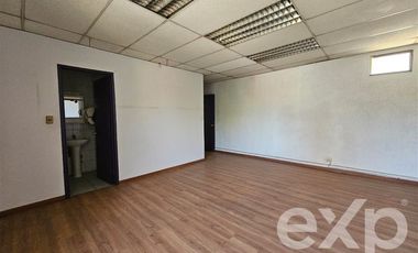 Oficina en Arriendo en A 200 m de Av. Fermín Vivaceta y a 250 m de Fundación Las Rosas