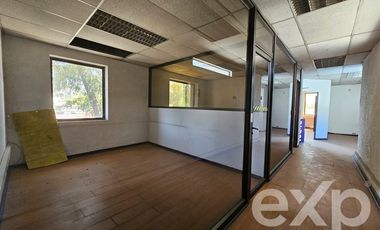 Bodega en Arriendo en A 200 m de Av. Fermín Vivaceta y a 250 m de Fundación Las Rosas
